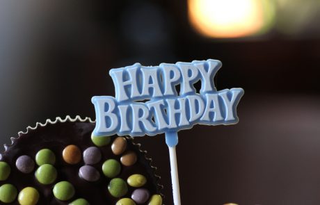 נולד בי"ט אייר לענין תספורת בגיל שלש