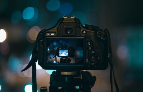 גוי הרוצה לצלם יהודים בשבת