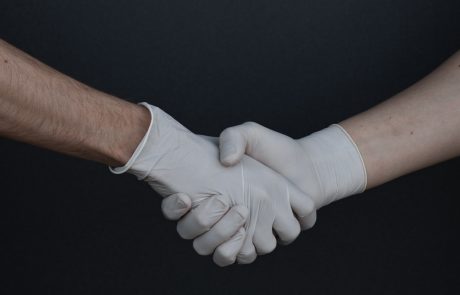 יציאה בכפפות בשבת