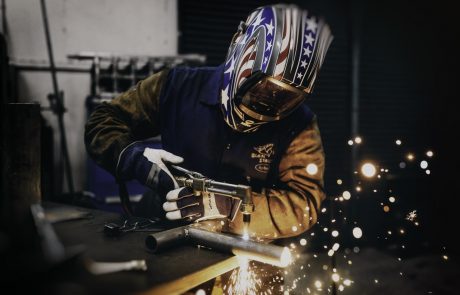 בעל מקצוע שהזיק בשגגה