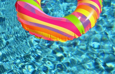 טבילת סופר סת"ם בבריכה מפלסטיק שלא מחוברת לקרקע